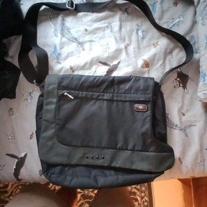 tech by tumi messenger bag